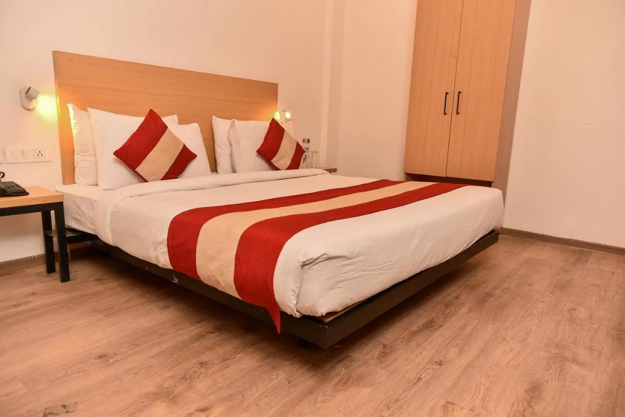 Hotel White Saffron Delhi