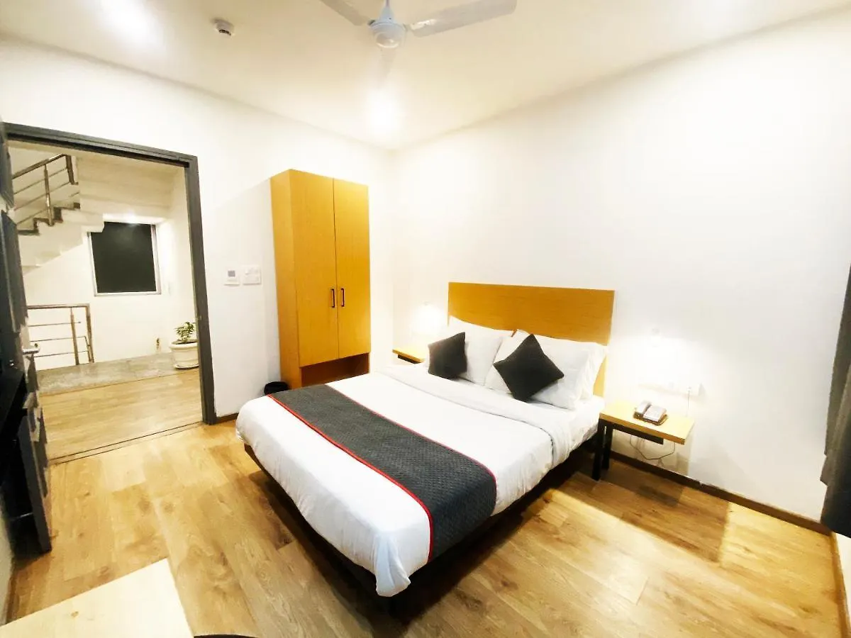 Hotel White Saffron Delhi