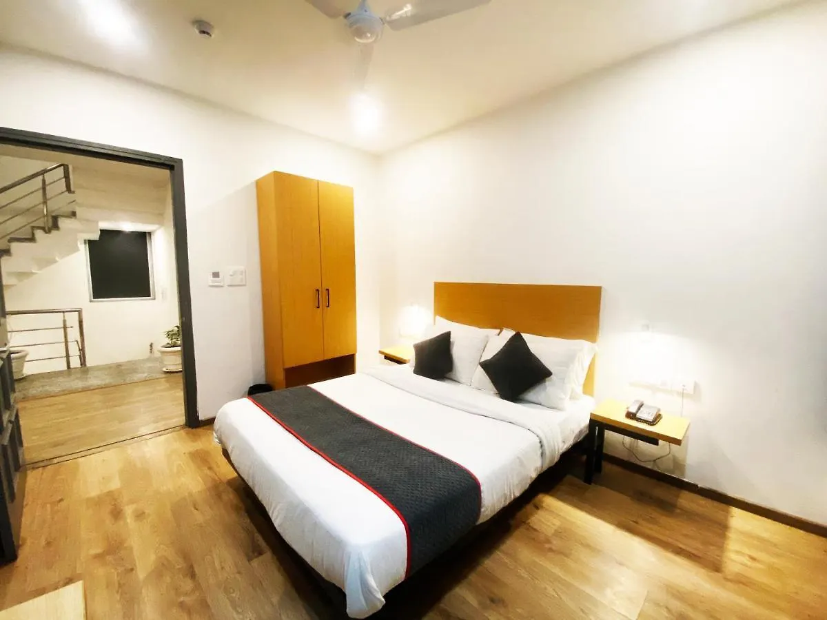 Hotel White Saffron Delhi