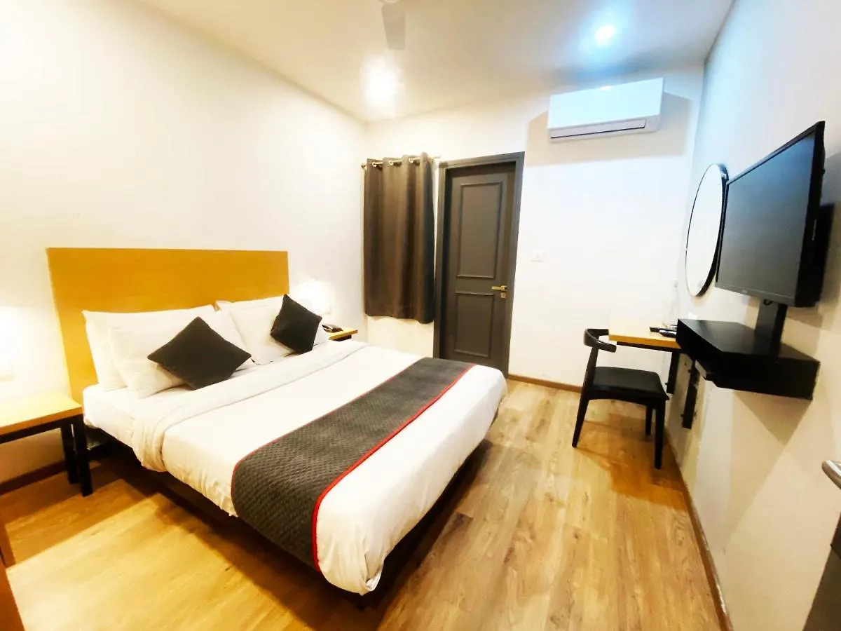 Hotel White Saffron Delhi